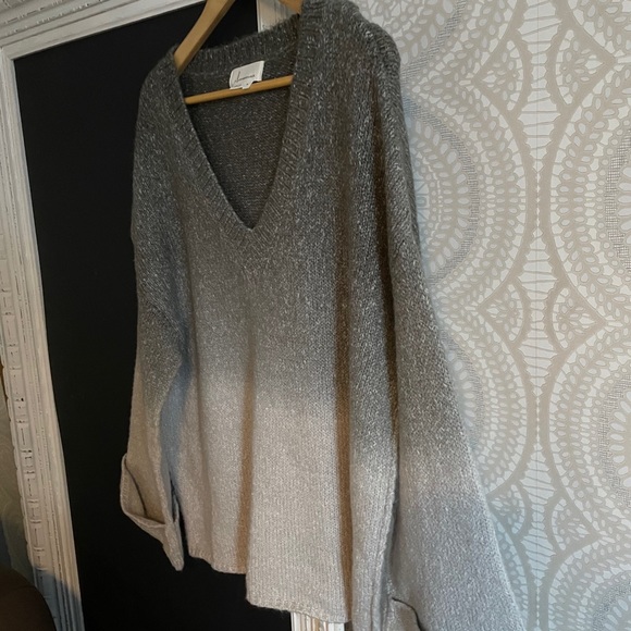 ANTHROPOLOGIE Maggie Bell Sleeve Sweater Grey - Picture 5 of 8